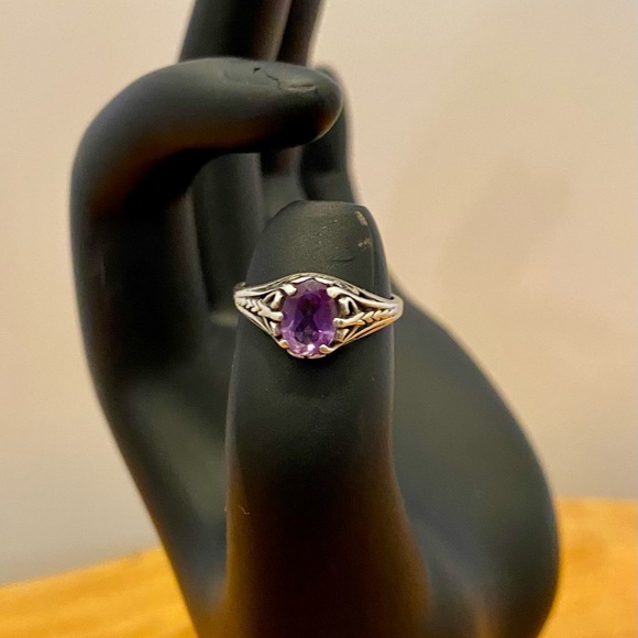 Jewelry - Genuine Vintage Sterling Silver Ring Amethyst Gemstone signed